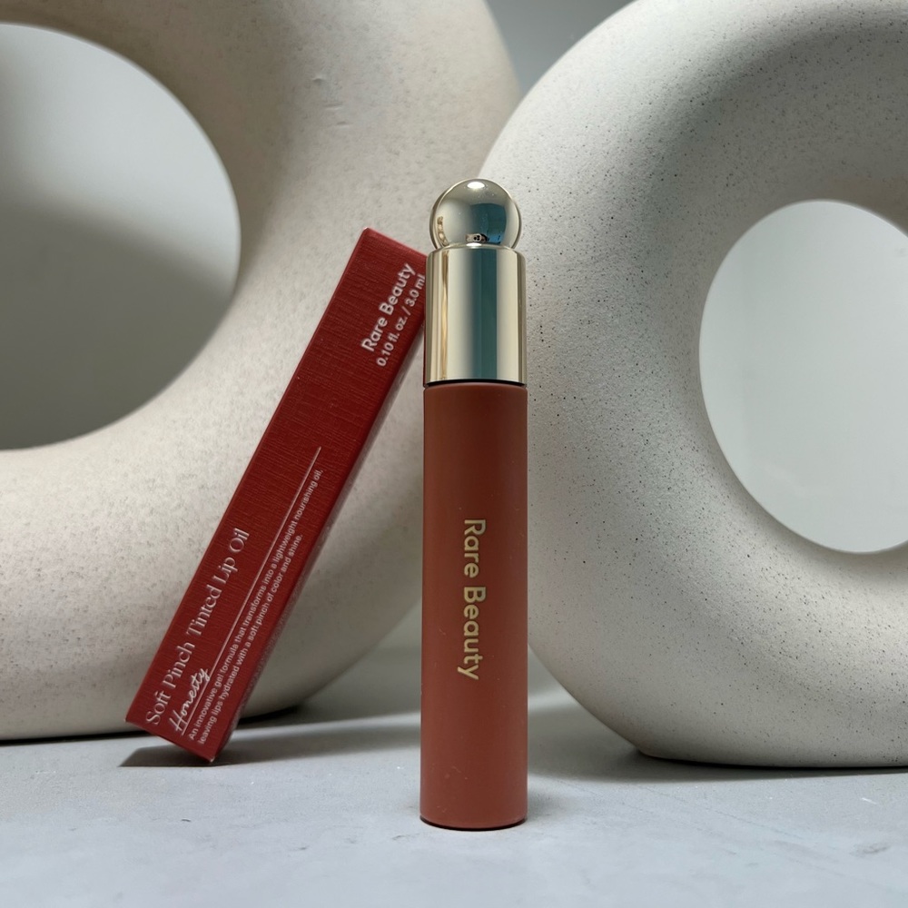 Brand NEW Rare Beauty Soft Pinch Tinted Lip Oil Shade Honesty